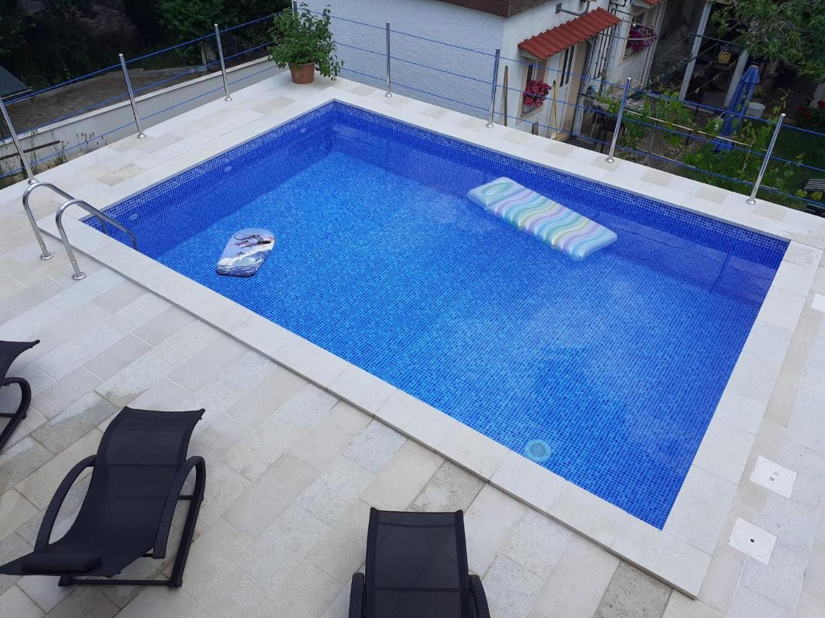 Apartment Hana With A Private Pool 말린스카 외부 사진