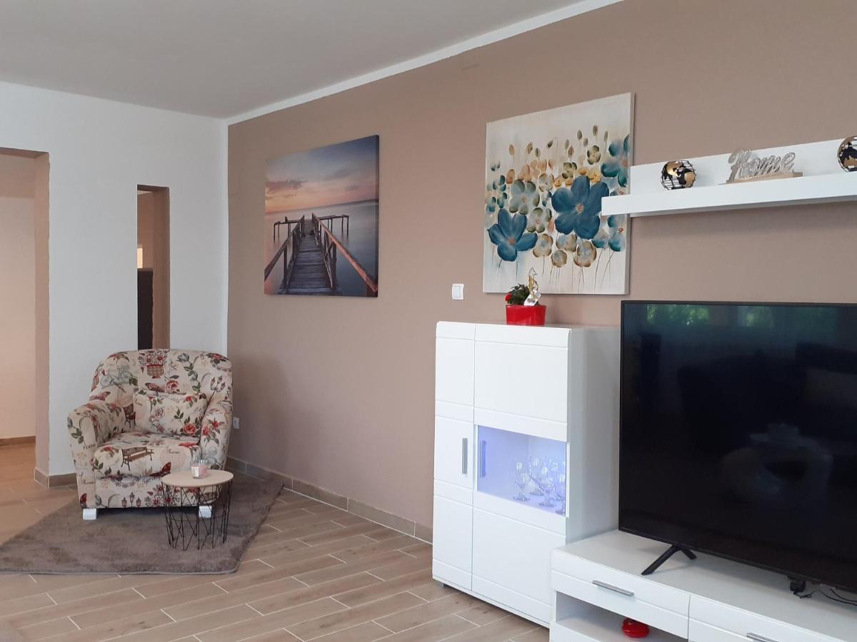 Apartment Hana With A Private Pool 말린스카 외부 사진