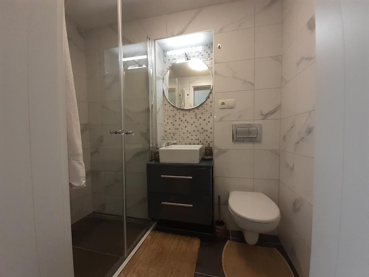 Apartment Hana With A Private Pool 말린스카 외부 사진