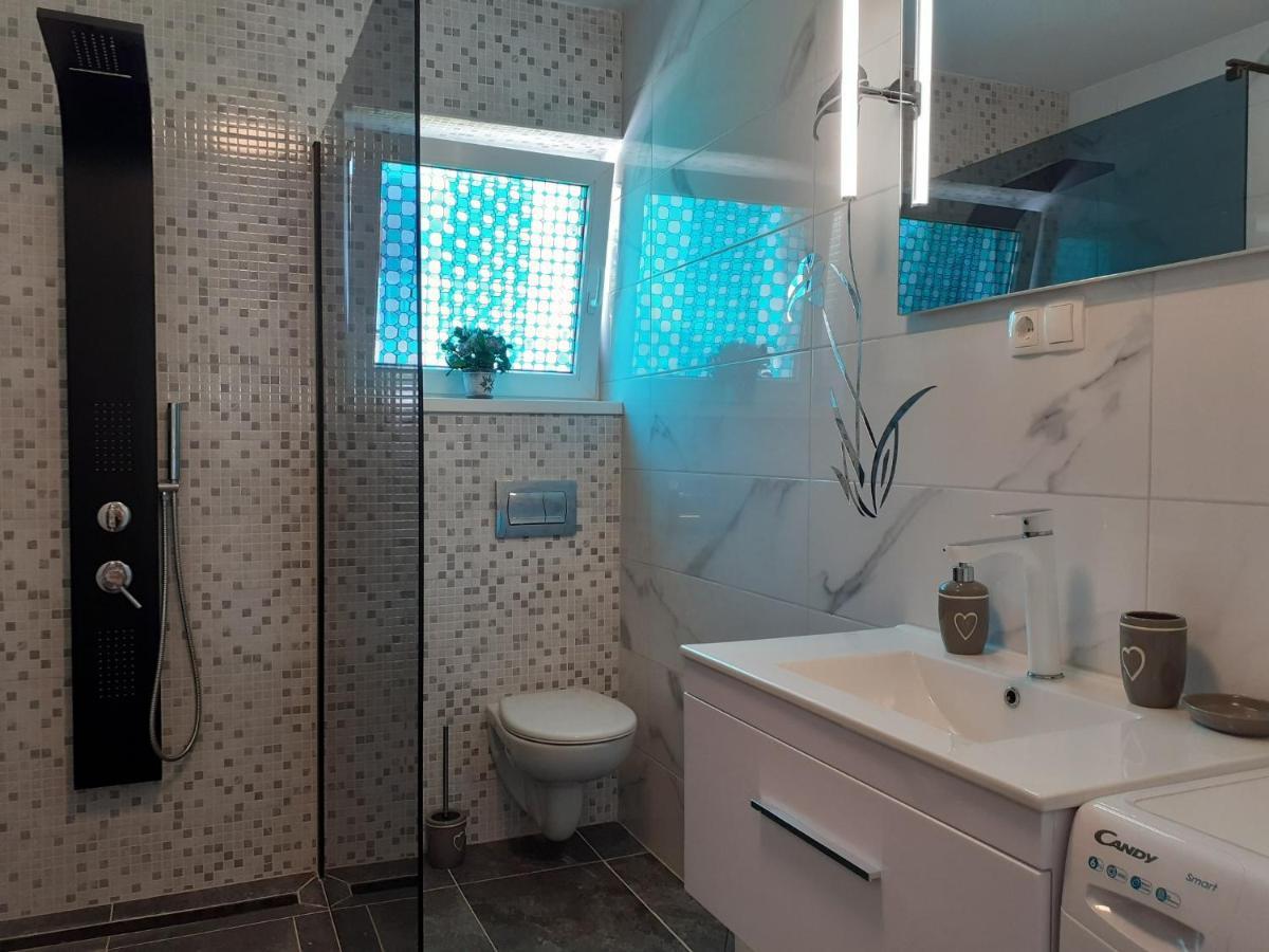 Apartment Hana With A Private Pool 말린스카 외부 사진