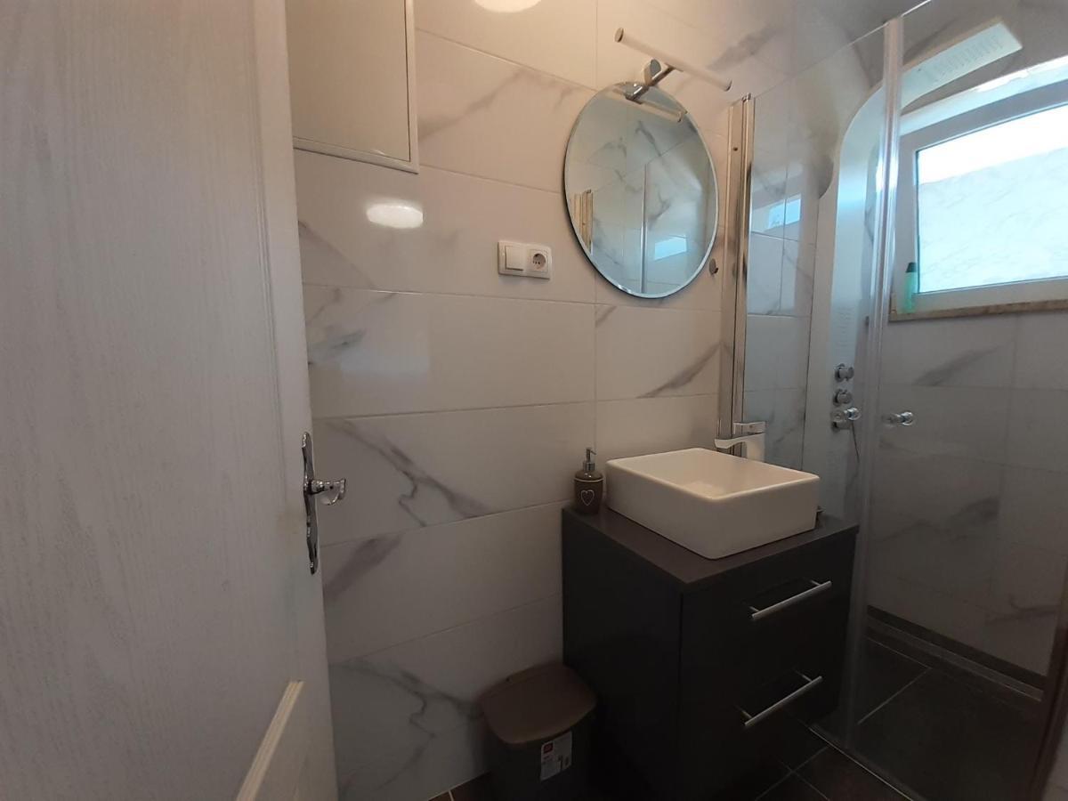 Apartment Hana With A Private Pool 말린스카 외부 사진